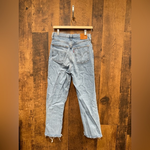 Levi’s women’s Ribcage straight blue denim jeans size 30 EUC - Picture 3 of 6